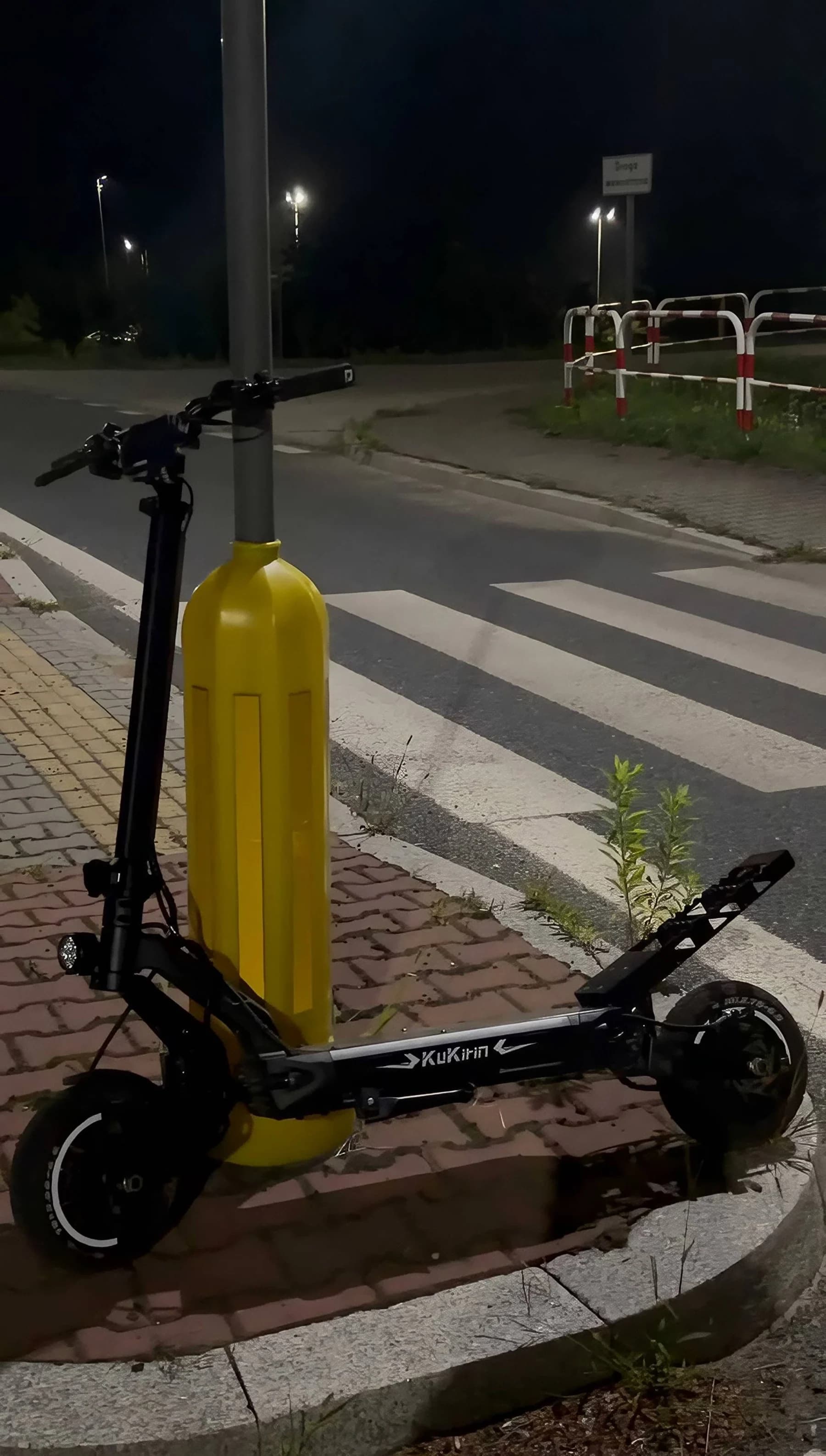 Wheelie Bar na hulajnodze klienta - Adam